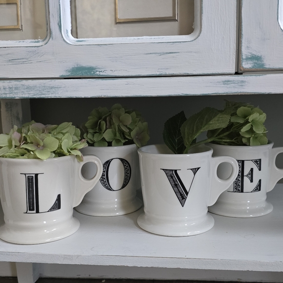 Anthropologie Monogram L-O-V-E Mug set - Picture 7 of 11